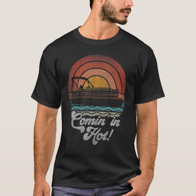 Camiseta Viajar En Un Pentón Caliente Propietario De Barcos (Anverso)