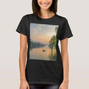 Camiseta Viaje del río al atardecer dorado