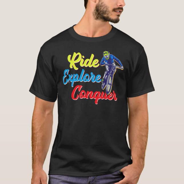 Camiseta Viaje Explore Conquer Mountain Biker E Bicicleta O (Anverso)