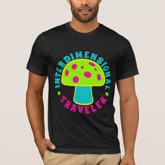 Camiseta Viajero de Interdimensional - setas mágicas,