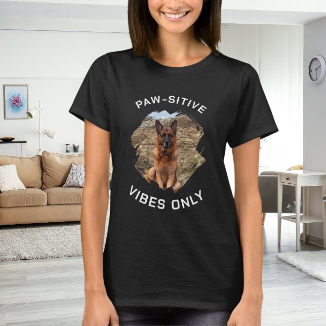 Camiseta Vibes paw-sitive sólo foto de perro negro (Subido por el creador)