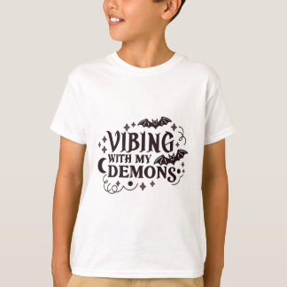 Camiseta Vibing with My Demons - Cita estética gótica
