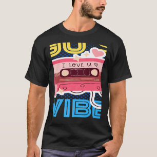 Camiseta Vibra Retro de los 90 con Música de Casete de los 