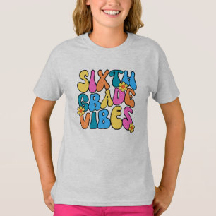 Camiseta Vibraciones Coloridas de Sexto Grado - Regreso a l