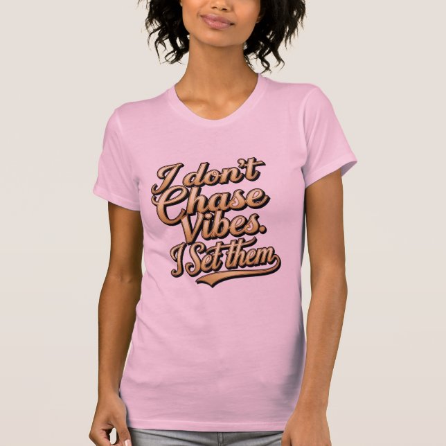 Camiseta Vibraciones de AiKo Script™ (Anverso)