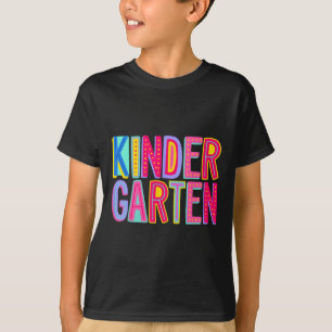 Camiseta Vibraciones de arcoíris de jardín de infancia retr