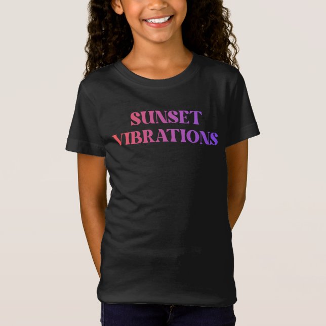 Camiseta Vibraciones del Atardecer Retro (Anverso)