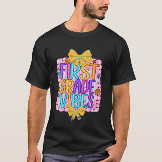 Camiseta Vibraciones Preppy de Primer Grado Regreso a Clase