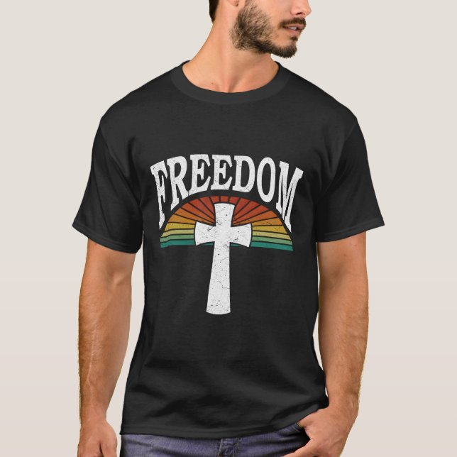 Camiseta Vibrant Freedom Arch Rainbow Cross Faith and Etern (Anverso)