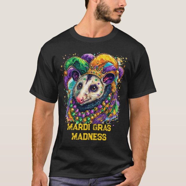 Camiseta Vibrant Mardi Gras possum in jester mask and beads (Anverso)