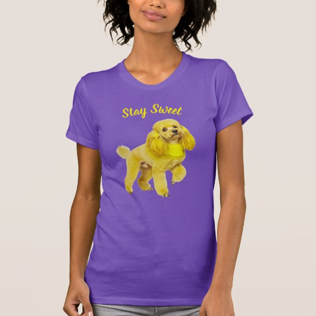 Camiseta Vibrante Arte de Caniche Morado Quédate D (Anverso)
