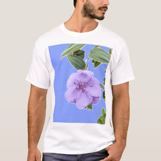 Camiseta Vibrante Flor de Princesa Púrpura Aislada sobre Fo