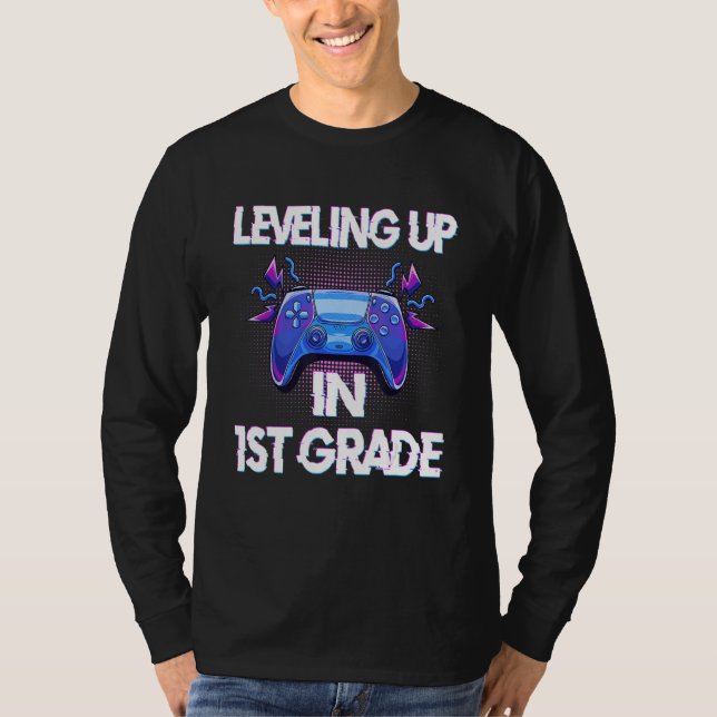Camiseta Video Gaming  for students Leveling up in First Gr (Anverso)