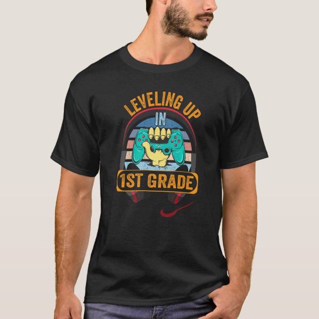 Camiseta Video Gaming for students Leveling up in First Gra (Anverso)