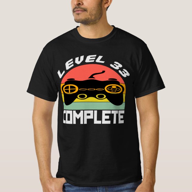 CAMISETA VIDEO JUEGO - NIVEL 33. (Anverso)