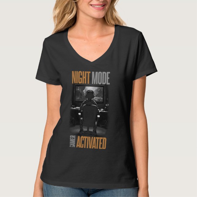 Camiseta Videojuegos. Modo nocturno, jugador activado. (Anverso)