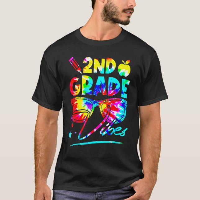 Camiseta Vidrio De Colas De Arco Iris De Segunda Grado De V (Anverso)