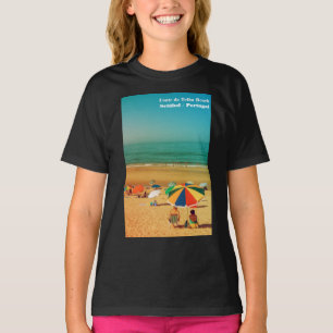 Camiseta Vieja pareja bajo paraguas de playa en Fonte da Te