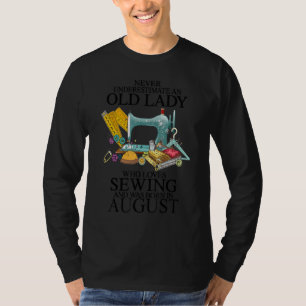 Camiseta Vieja Que Ama El Masaje Y Nació En Agosto