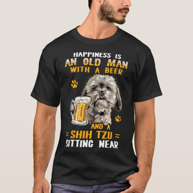 Camiseta Viejo Con Una Cerveza Y Un Tzu Shih Sentado Cerca (Anverso)
