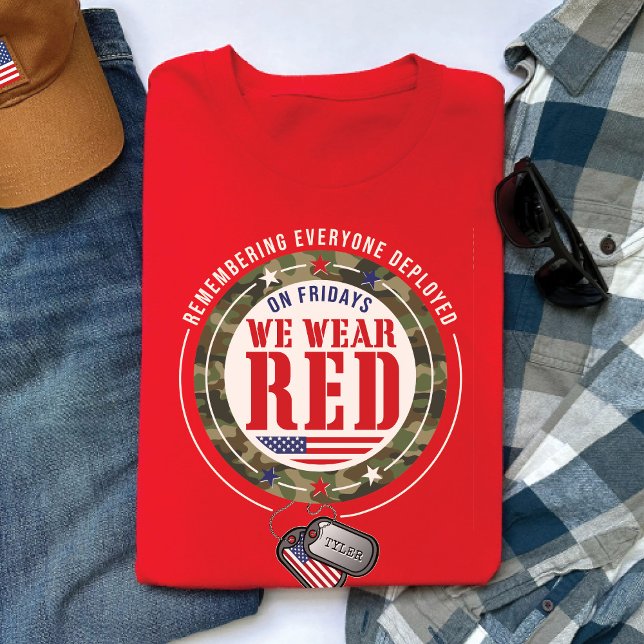 Camiseta Viernes Rojo Soldado de Familia Militar Nombre Eti (US Military name RED FRIDAY Remembering Everyone Deployed On Fridays We Wear Red unisex t-shirt)