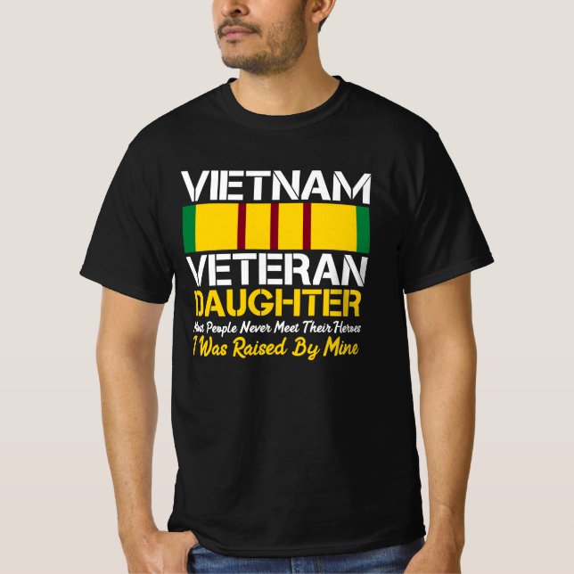 CAMISETA VIETNAM VETERAN DAUGHTER LA MAYORÍA DE LA GENTE NU (Anverso)