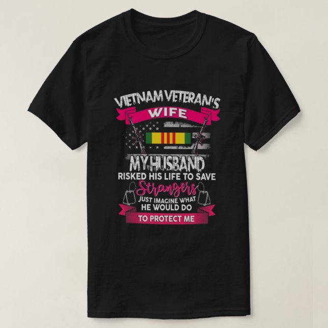 CAMISETA VIETNAM VETERAN WIFE PINK (Diseño del anverso)