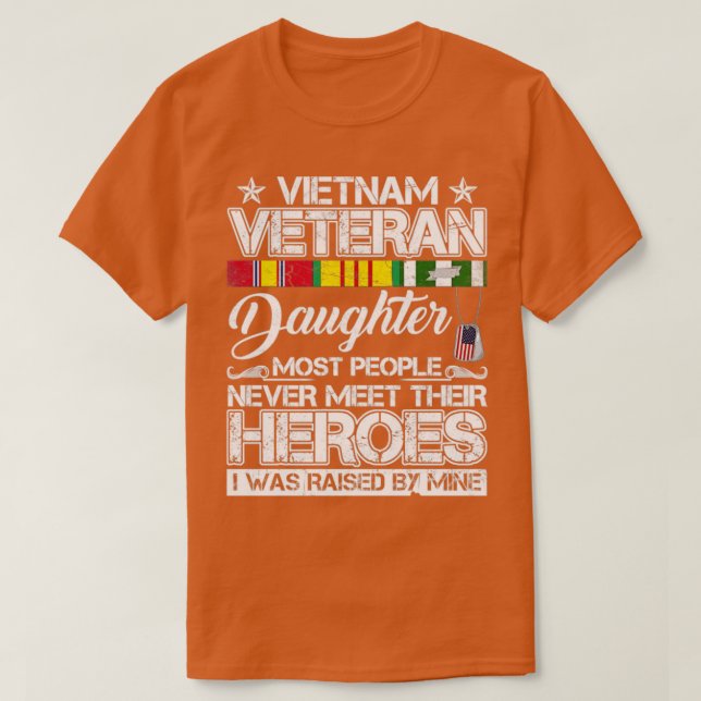 Camiseta vietnam veterana hija que la mayoría de la gente n (Diseño del anverso)