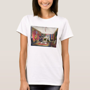 Camiseta View of the tented room and ivory carved throne, i
