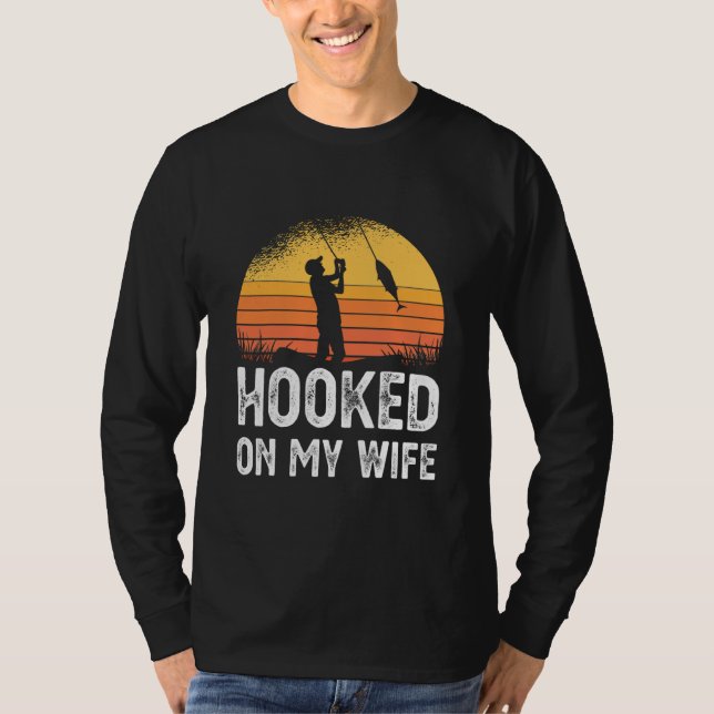 Camiseta Vinculado A Mi Esposa Pescador Pescado Naturaleza (Anverso)