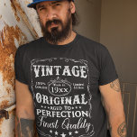 Camiseta Viñeta De Cumpleaños Personalizada De Edad A Perfe<br><div class="desc">Un diseño decorativo de tipografía vintage para la celebración de cumpleaños con año personalizado. Dice: Vieja edición 100% genuina,  limitada. Original,  envejecido a la perfección. La mejor calidad.</div>
