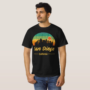 Camiseta Viñeta San Diego City Skyline Retro Sunset
