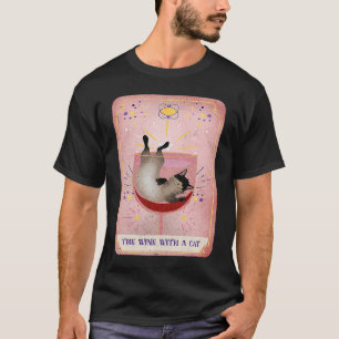 Camiseta Vino Con Un Gato Lector De Cartas Del Tarot Conoce