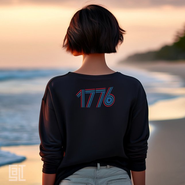 Camiseta Vintage 1776 America - Bold Red Blue Stripes  (Subido por el creador)