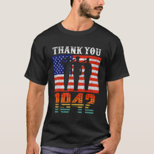 Camiseta Vintage 1942 Bandera estadounidense de 80 años 80t