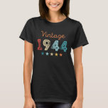 Camiseta Vintage 1944 80th Birthday Retro Gift de 80 años<br><div class="desc">Este diseño retro de 1944 de Vintage hace un gran regalo para hombres y mujeres que cumplen 80 años. Regalos de cumpleaños para él y para ella. Para una leyenda de abuelo,  abuelo o abuela increíble,  mamá o papá.</div>