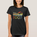 Camiseta Vintage 2007 18th Birthday Retro Regalos de 18 año<br><div class="desc">Vintage 2007 18th Birthday Retro Regalos de 18 años Hombres Mujeres</div>