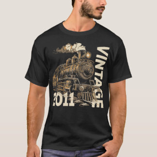 Camiseta Vintage 2011 Steampunk Steam Train Locomotive 13th