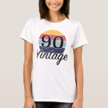 Camiseta Vintage 90th Birthday Sunset<br><div class="desc">Un diseño de cumpleaños hito con un atardecer de color retro vintage que tiene un efecto falso angustiado.</div>