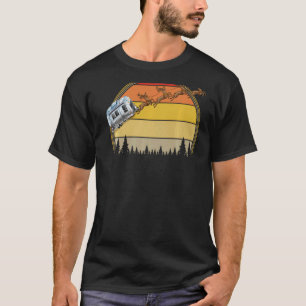 Camiseta Vintage Christmas Camping Trailer Rving Tee de los
