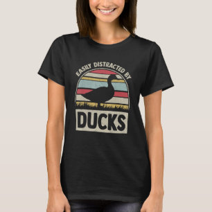 Camiseta Vintage Distraído Fácilmente Por Ducks Retro