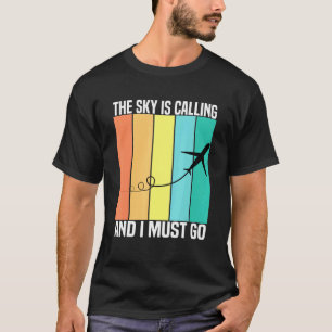 Camiseta Vintage El Cielo Está Llamando Y Debo Ir A Avión