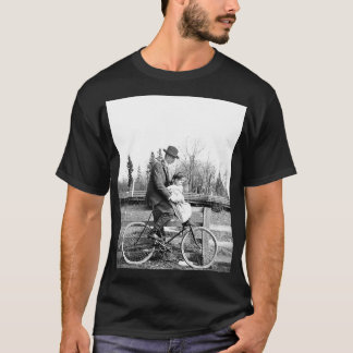 Camiseta Vintage Father and Daughter Riding Bicycle – Nosta