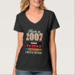 Camiseta Vintage hecho en 2007 18th Birthday Cas de 18 años<br><div class="desc">Viñeta Hecha En 2007 Cinta De Cassette De 18 Años</div>