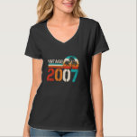 Camiseta Vintage Nacido En 2007 18th Birthday Gift 18 Year<br><div class="desc">Vintage nacido en 2007 18º regalo de cumpleaños Retro de 18 años</div>