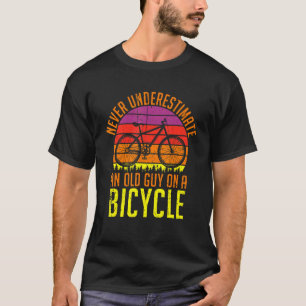 Camiseta Vintage Nunca Subestima A Un Viejo Hombre En Un Bi