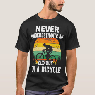 Camiseta Vintage Nunca Subestima A Un Viejo Hombre En Un Bi
