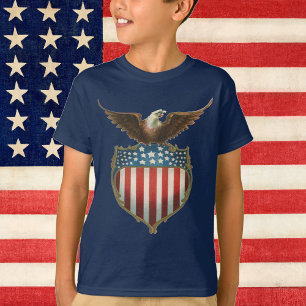 Camiseta Vintage Patriotism, Proud Eagle over American Flag