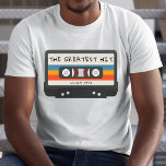 Camiseta Vintage Retro Greatest Hit Cassette Tape Birday<br><div class="desc">Camisa de cumpleaños de cinta retro de Guay con el texto "el mayor éxito". Personalizar el texto y añade tu año de nacimiento. Ideal para los amantes de la música clásica y antigua.</div>