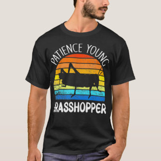 Camiseta Vintage Retro Patient Young Grasshopper Insect Lo